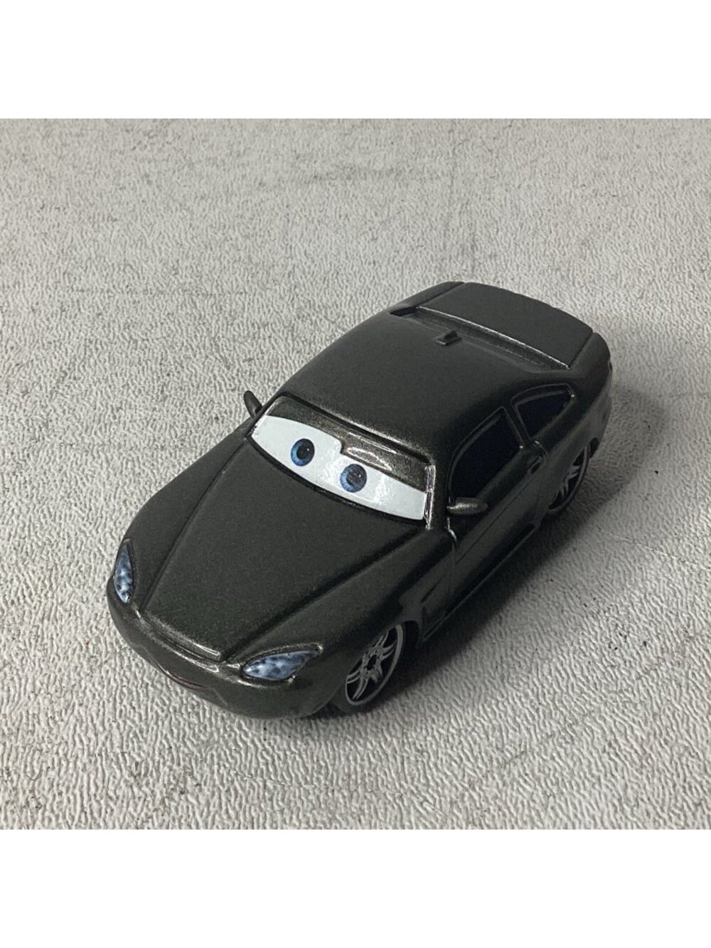Disney Pixar Cars Bob Cutlass 3" Diecast Scale Model Oldsmobile Aurora RSN